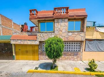 Casa de 4 habitaciones, Iztapalapa · Casa en Unidad Hab Vicente Guerrero Iztapala de Garantia Bancaria, Oportunidad Unica