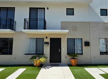 Casa · 110m² · 3 Recámaras · 2 Estacionamientos · Zakia