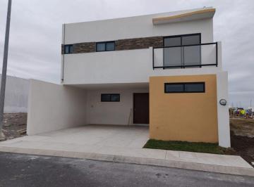 Casa de 3 habitaciones, Alvarado · Casa en Venta con Recámara en Planta Baja en El Fraccionamiento Lomas de La Rioja en La Rivera Verac