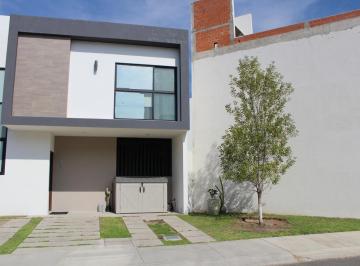 Casa en condominio · 172m² · 3 Recámaras · 2 Estacionamientos · Casa en Venta en Carlota II - (4)