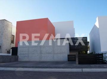 Casa en condominio · 388m² · 3 Recámaras · 4 Estacionamientos · Residencia en Venta en Rinconada Jurica - (4)