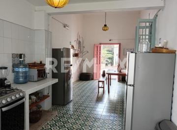 Casa · 237m² · 5 Recámaras · 1 Estacionamiento · Casa en Venta en Colonia Americana - (4)