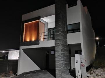 Casa de 4 habitaciones, Monterrey · Casa en Venta en Fraccionamiento Solana Residencial