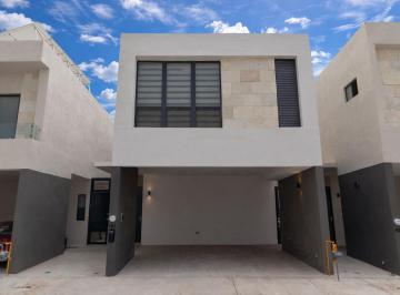 Casa · 151m² · 3 Recámaras · 2 Estacionamientos · Casa en Savana Residencial por Parque Central Teofilo Borunda