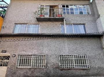 Casa de 3 habitaciones, Querétaro · Casa en Venta en El Centro de Querétaro, Cercana a Plaza de Las Americas