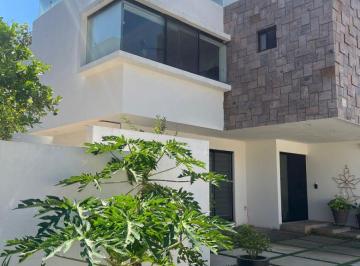 Casa de 4 habitaciones, Tuxtla Gutiérrez · Casa 3 Niveles con Piscina Zona Residencial Poniente de La Ciudad
