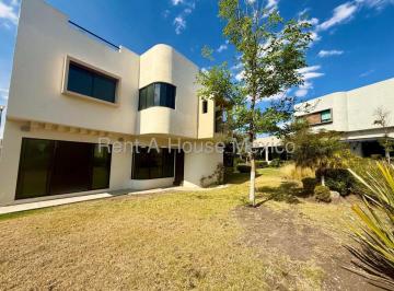Casa de 3 habitaciones, Querétaro · Cumbres del Lago, Juriquilla. Venta de Casa en 3 Recamaras Cuarto de Servicio