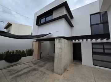 Oficina · 328m² · 6 Recámaras · 1 Estacionamiento · Oficinas en Venta, Montevideo Mérida