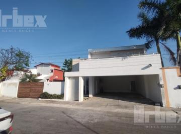 Casa · 3 Recámaras · 4 Estacionamientos · Se Renta Casa de 3 Recámaras en Playa Bonita, Campeche