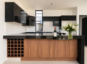 Casa · 270m² · 3 Recámaras · 2 Estacionamientos · Casa en Renta con Habitacion en Planta Baja, zibatá