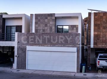 Casa · 179m² · 3 Recámaras · 2 Estacionamientos · Casa en Venta en Fraccionamiento Los Viñedos en Chihuahua, Chih.