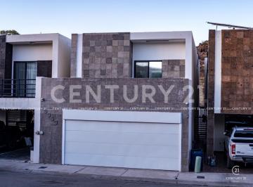 Casa · 179m² · 3 Recámaras · 2 Estacionamientos · Casa en Venta en Fraccionamiento Los Viñedos en Chihuahua, Chih.