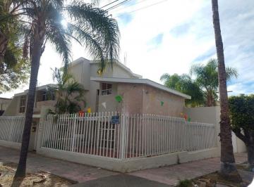 Casa de 5 habitaciones, Guadalajara · Casa en Venta en Colinas de La Normal - Av de Los Cientificos 695