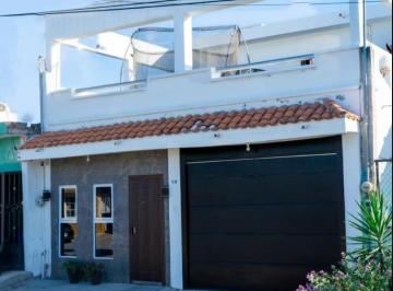 Casa · 219m² · 3 Recámaras · 1 Estacionamiento · Libertad de Expresión