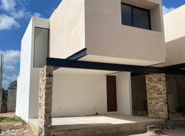 Casa · 126m² · 2 Recámaras · 2 Estacionamientos · Venta Espectacular Townhouse de 2 Recámaras con Jardín en Santa Rita Cholul Cerca de Altabrisa