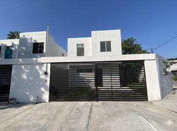 Casa de 3 habitaciones, Monterrey · Casa en Venta Colonia Topochico
