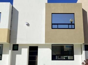 Casa · 110m² · 3 Recámaras · 2 Estacionamientos · Casa en Ex - Hacienda del Angel, Puebla