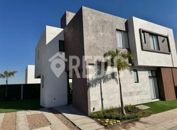 Casa de 4 habitaciones, Corregidora · Casa de 4 Hab. en Puerta Real