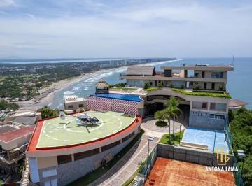 Casa · 880m² · 4 Recámaras · 3 Estacionamientos · Casa en Venta en Cima Real, Diamente, Acapulco
