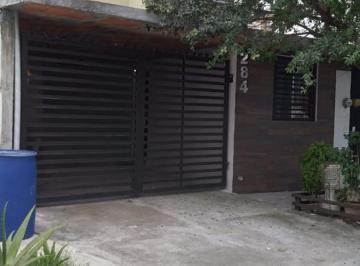Casa · 120m² · 2 Recámaras · 3 Estacionamientos · Casa en Villa Luz