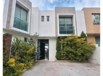 1 · Casa en Venta en Paseo de Las Aguilas Altozano, Morelia