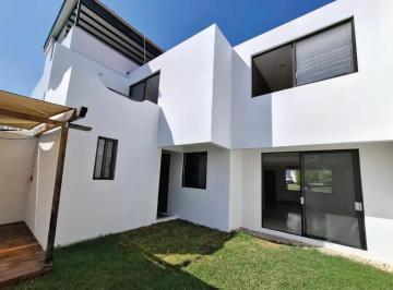 1 · Casa en Venta en Paseo del Parque Tres Marias, Morelia