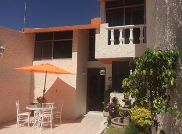 Casa de 4 habitaciones, Querétaro · Se Vende Casa Centrica en Villas del Sol, Segura y Bien Ubicada