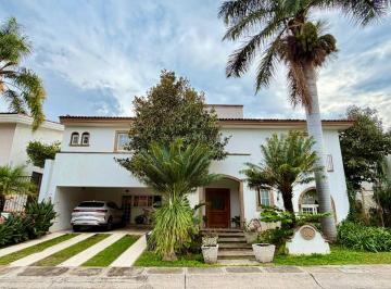 Casa en condominio de 5 habitaciones, Zapopan · Residencia de Lujo en Venta a Unos Pasos de Andares