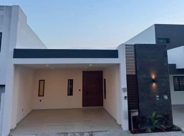Casa · 130m² · 2 Recámaras · 2 Estacionamientos · Casa - Fraccionamiento Lomas de La Rioja