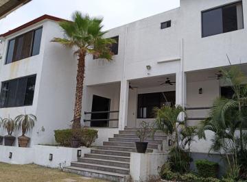 Casa de 4 habitaciones, Emiliano Zapata · Preciosa Residencia con Vistas Espectaculares en Lomas de Trujillo