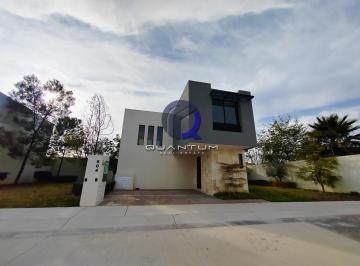 Casa · 145m² · 3 Recámaras · 2 Estacionamientos · Casa en Venta Zona Norte