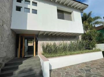 1 · Casa en Venta y en Renta en Club y Dentro del Campo de Golf Tres Marias, Morelia