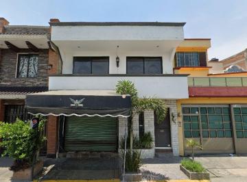 Casa de 3 habitaciones, Ecatepec de Morelos · Casa en Remate Francisco Miranda Fraccionamiento Las Américas Ecatepec de Morelos!