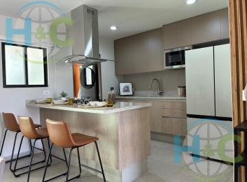 Casa · 197m² · 4 Recámaras · 2 Estacionamientos · Venta de Casa en Olivento Residencial, La Vista, Queretaro