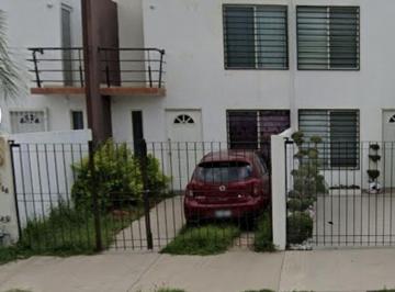 Casa de 3 habitaciones, León · Hermosa Casa en Zona Residencial con Conexion a Vialidades Principales y Servicios Basicos Cercanos