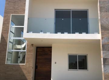 Casa · 236m² · 4 Recámaras · 2 Estacionamientos · Casa en Venta en Bahia de Banderas en Mezcales
