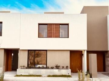 Casa · 171m² · 3 Recámaras · 2 Estacionamientos · Casa con 3 Recámaras con Vestidor y Baño, en Venta en Juriquilla, Querétaro