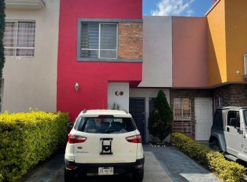 Casa de 3 habitaciones, Zapopan · Casa en Venta en Parques de Tesistán - Fray Francisco Palou 42