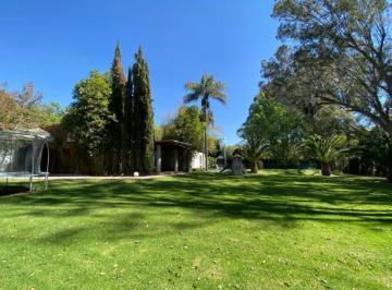 Casa · 900m² · 4 Recámaras · 8 Estacionamientos · Casa en Venta en Bosques de La Calera, Puebla
