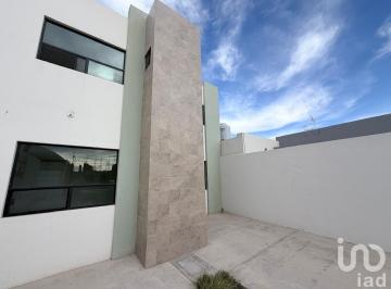 Casa · 135m² · 3 Recámaras · 2 Estacionamientos · Casa en Venta en Fraccionamiento Ancira Durango 3 Recámaras 2.5 Baños Cochera Para 2 Autos