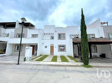 Casa · 114m² · 2 Recámaras · 2 Estacionamientos · Casa en Venta en La Parroquia San Miguel de Allende, Guanajuato