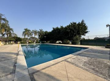 Casa en condominio · 250m² · 4 Recámaras · 2 Estacionamientos · Casa en Condominio Paraíso Jiutepec, Inversión