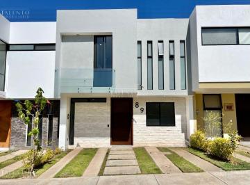 Casa de 3 habitaciones, Zapopan · Casa en Venta Zona Valle Imperial, Zapopan Jalisco