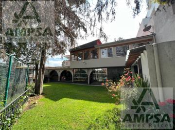 Casa · 520m² · 3 Recámaras · 4 Estacionamientos · Casa en La Herradura Huixquilucan en Venta