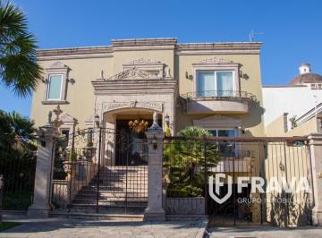 Casa de 4 habitaciones, Zapopan · Venta de Casa en Bugambilias