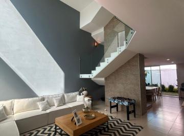 Casa en condominio de 4 habitaciones, Querétaro · Casa en Venta con Recamara en Pb en La Condesa, Juriquilla