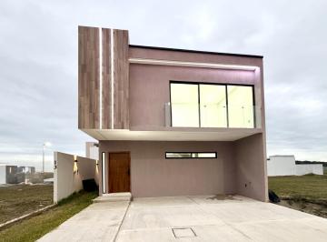 Casa · 172m² · 3 Recámaras · 2 Estacionamientos · Casa en Venta en Lomas de La Rioja Riviera Veracruzana Alvarado Veracruz