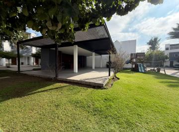 Casa de 3 habitaciones, Zapopan · Casa en Venta en Parques de Zapopan