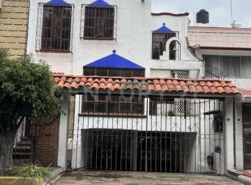 Casa · 317m² · 4 Recámaras · 4 Estacionamientos · Casa en Venta en Jardines de Coyoacán