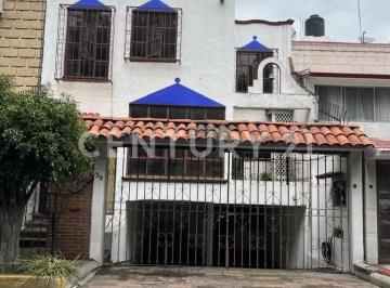 Casa · 317m² · 4 Recámaras · 4 Estacionamientos · Casa en Venta en Jardines de Coyoacán